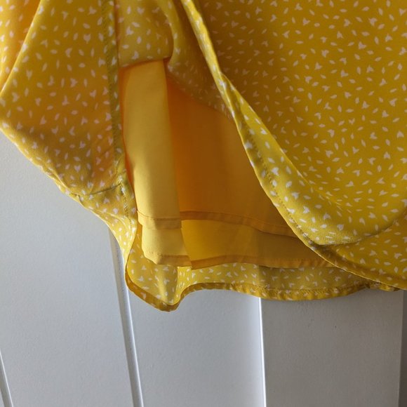 🌸 NWOT Banana Republic Spaghetti Strap Yellow Cami Size L - Picture 2 of 8